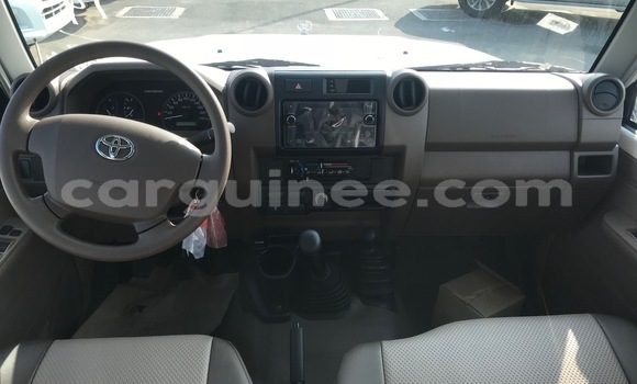 Acheter Import Voiture Toyota Land Cruiser Beige à Conakry, Conakry Acheter Import Voiture Toyota Land Cruiser Beige à Conakry, Conakry