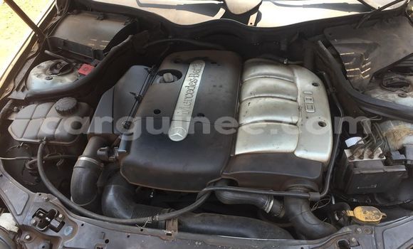 Acheter Occasion Voiture Mercedes-Benz C–Class Gris à Conakry, Conakry Acheter Occasion Voiture Mercedes-Benz C–Class Gris à Conakry, Conakry