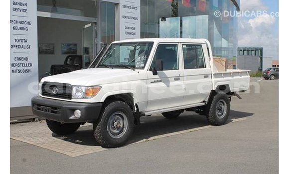 Buy Import Toyota Land Cruiser White Car in Import - Dubai in Conakry Buy Import Toyota Land Cruiser White Car in Import - Dubai in Conakry