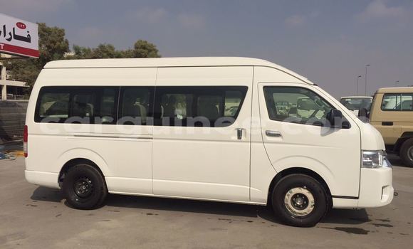 Acheter Import Voiture Toyota Hiace Blanc à Conakry, Conakry Acheter Import Voiture Toyota Hiace Blanc à Conakry, Conakry