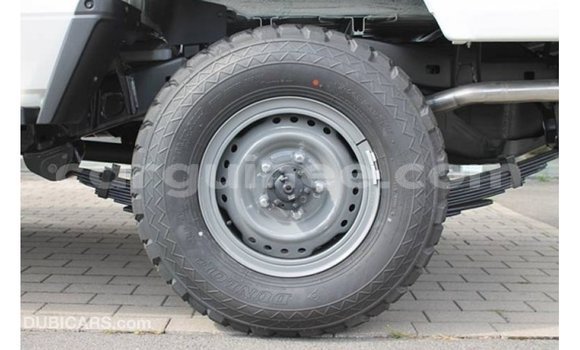 Buy Import Toyota Land Cruiser White Car in Import - Dubai in Conakry Buy Import Toyota Land Cruiser White Car in Import - Dubai in Conakry