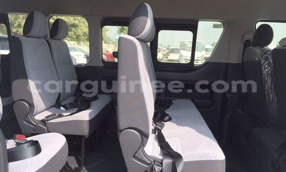 Acheter Import Voiture Toyota Hiace Blanc à Conakry, Conakry Acheter Import Voiture Toyota Hiace Blanc à Conakry, Conakry