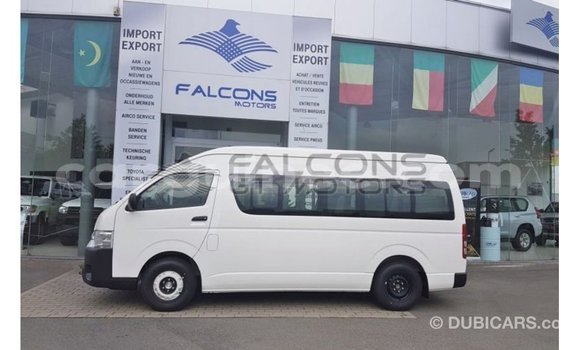 Acheter Import Voiture Toyota Hiace Blanc à Import - Dubai, Conakry Acheter Import Voiture Toyota Hiace Blanc à Import - Dubai, Conakry
