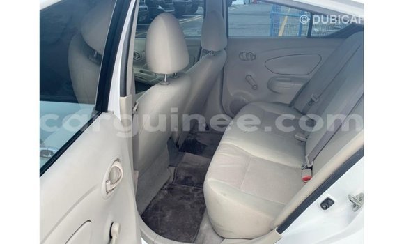 Acheter Import Voiture Nissan Sunny Blanc à Import - Dubai, Conakry Acheter Import Voiture Nissan Sunny Blanc à Import - Dubai, Conakry