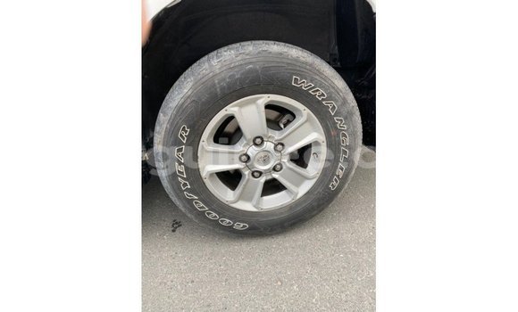 Buy Import Toyota Sequoia White Car in Import - Dubai in Conakry Buy Import Toyota Sequoia White Car in Import - Dubai in Conakry