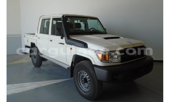 Buy Import Toyota Land Cruiser White Car in Import - Dubai in Conakry Buy Import Toyota Land Cruiser White Car in Import - Dubai in Conakry