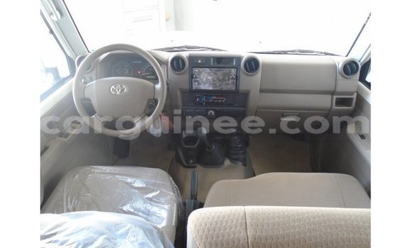 Buy Import Toyota Land Cruiser White Car in Import - Dubai in Conakry Buy Import Toyota Land Cruiser White Car in Import - Dubai in Conakry