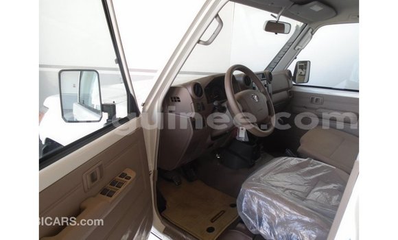 Buy Import Toyota Land Cruiser White Car in Import - Dubai in Conakry Buy Import Toyota Land Cruiser White Car in Import - Dubai in Conakry