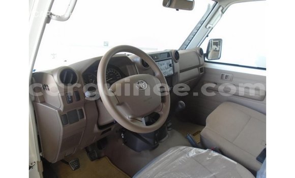 Buy Import Toyota Land Cruiser White Car in Import - Dubai in Conakry Buy Import Toyota Land Cruiser White Car in Import - Dubai in Conakry