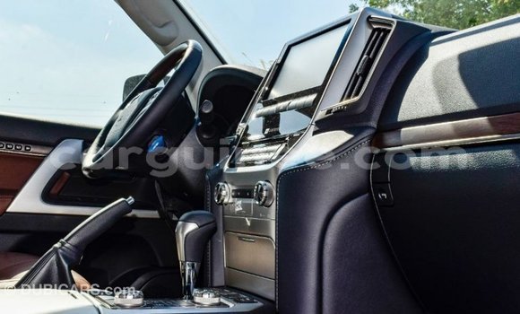 Buy Import Toyota Land Cruiser Black Car in Import - Dubai in Conakry Buy Import Toyota Land Cruiser Black Car in Import - Dubai in Conakry