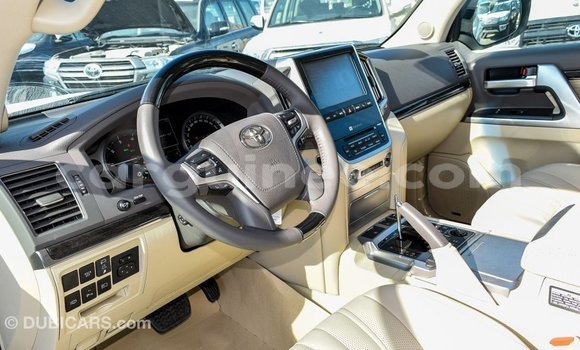 Buy Import Toyota Land Cruiser White Car in Import - Dubai in Conakry Buy Import Toyota Land Cruiser White Car in Import - Dubai in Conakry