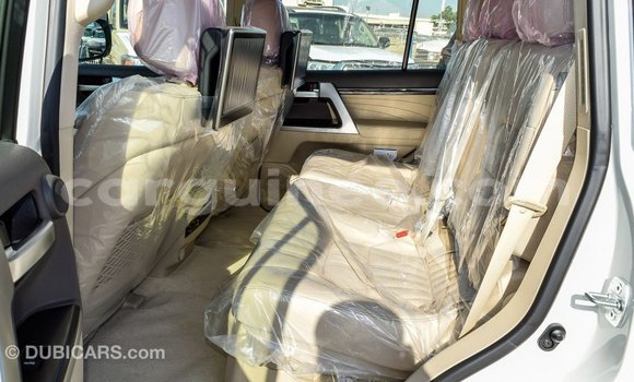 Buy Import Toyota Land Cruiser White Car in Import - Dubai in Conakry Buy Import Toyota Land Cruiser White Car in Import - Dubai in Conakry