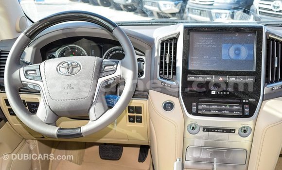 Buy Import Toyota Land Cruiser White Car in Import - Dubai in Conakry Buy Import Toyota Land Cruiser White Car in Import - Dubai in Conakry
