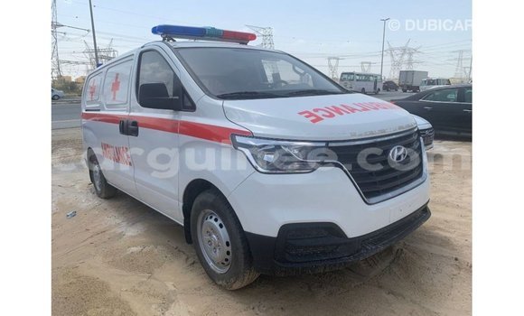 Buy Import Hyundai Accent White Car in Import - Dubai in Conakry Buy Import Hyundai Accent White Car in Import - Dubai in Conakry