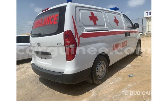 Buy Import Hyundai Accent White Car in Import - Dubai in Conakry Buy Import Hyundai Accent White Car in Import - Dubai in Conakry