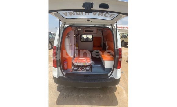 Buy Import Hyundai Accent White Car in Import - Dubai in Conakry Buy Import Hyundai Accent White Car in Import - Dubai in Conakry