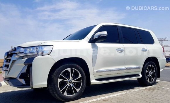 Buy Import Toyota Land Cruiser White Car in Import - Dubai in Conakry Buy Import Toyota Land Cruiser White Car in Import - Dubai in Conakry