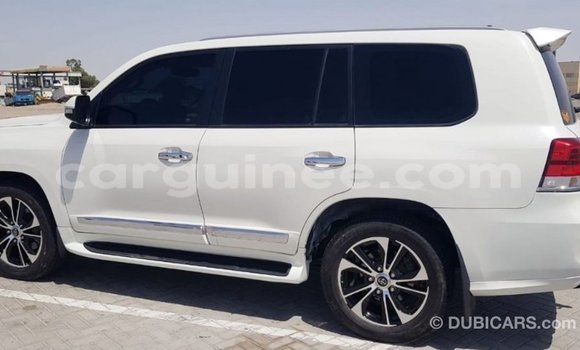 Buy Import Toyota Land Cruiser White Car in Import - Dubai in Conakry Buy Import Toyota Land Cruiser White Car in Import - Dubai in Conakry