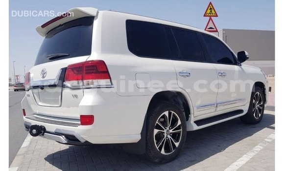 Buy Import Toyota Land Cruiser White Car in Import - Dubai in Conakry Buy Import Toyota Land Cruiser White Car in Import - Dubai in Conakry