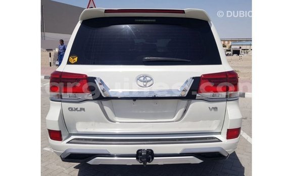 Buy Import Toyota Land Cruiser White Car in Import - Dubai in Conakry Buy Import Toyota Land Cruiser White Car in Import - Dubai in Conakry