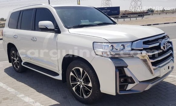Buy Import Toyota Land Cruiser White Car in Import - Dubai in Conakry Buy Import Toyota Land Cruiser White Car in Import - Dubai in Conakry