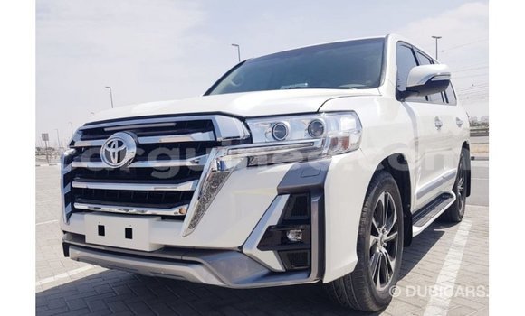 Buy Import Toyota Land Cruiser White Car in Import - Dubai in Conakry Buy Import Toyota Land Cruiser White Car in Import - Dubai in Conakry
