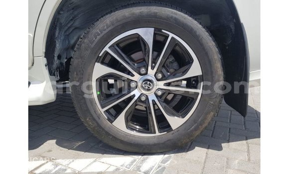 Buy Import Toyota Land Cruiser White Car in Import - Dubai in Conakry Buy Import Toyota Land Cruiser White Car in Import - Dubai in Conakry