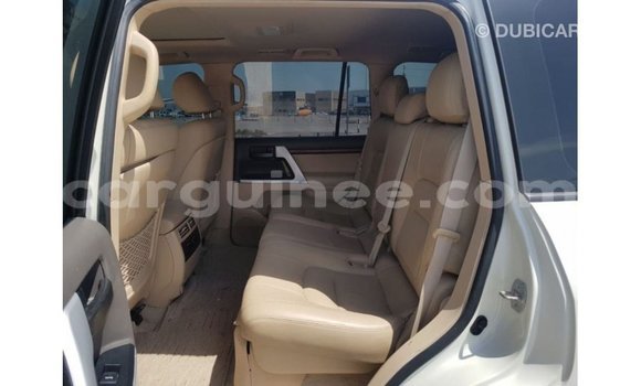 Buy Import Toyota Land Cruiser White Car in Import - Dubai in Conakry Buy Import Toyota Land Cruiser White Car in Import - Dubai in Conakry