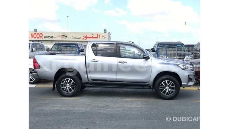 Big with watermark toyota hilux conakry import dubai 5377