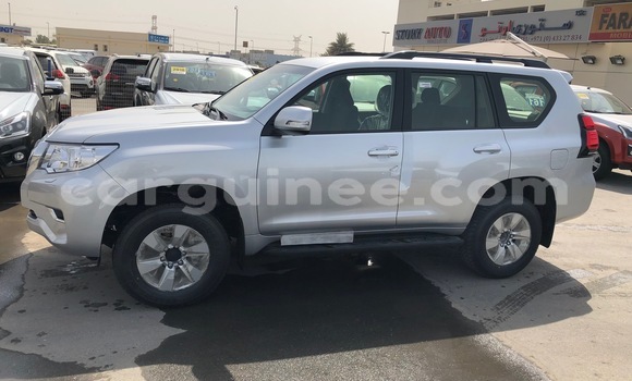 Acheter Import Voiture Toyota Land Cruiser Prado Gris à Conakry, Conakry Acheter Import Voiture Toyota Land Cruiser Prado Gris à Conakry, Conakry