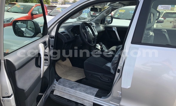 Acheter Import Voiture Toyota Land Cruiser Prado Gris à Conakry, Conakry Acheter Import Voiture Toyota Land Cruiser Prado Gris à Conakry, Conakry