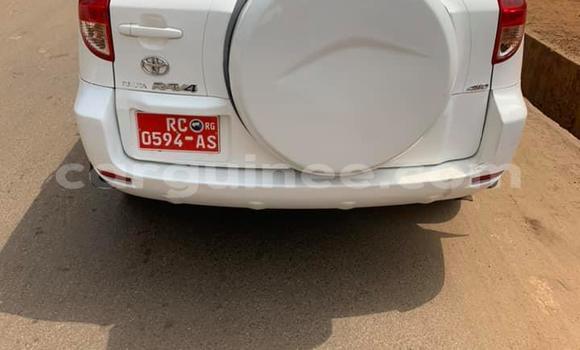 Buy Used Toyota RAV4 White Car in Conakry in Conakry Buy Used Toyota RAV4 White Car in Conakry in Conakry