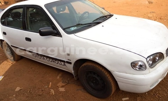 Acheter Occasion Voiture Toyota Corolla Blanc à Conakry, Conakry Acheter Occasion Voiture Toyota Corolla Blanc à Conakry, Conakry