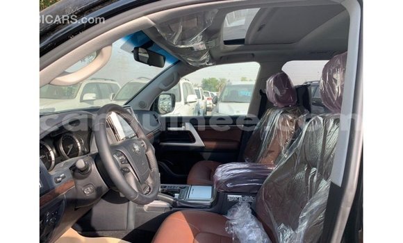 Acheter Import Voiture Toyota Land Cruiser Noir à Import - Dubai, Conakry Acheter Import Voiture Toyota Land Cruiser Noir à Import - Dubai, Conakry