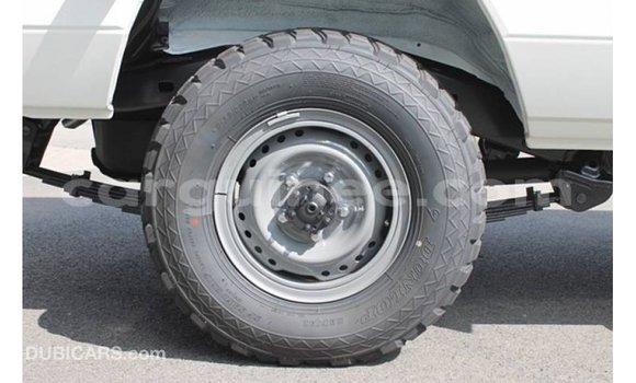 Buy Import Toyota Land Cruiser White Car in Import - Dubai in Conakry Buy Import Toyota Land Cruiser White Car in Import - Dubai in Conakry