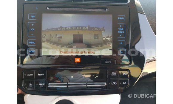 Buy Import Toyota Prius White Car in Import - Dubai in Conakry Buy Import Toyota Prius White Car in Import - Dubai in Conakry