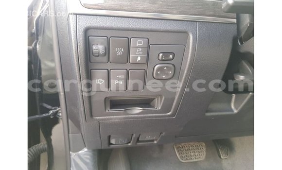 Buy Import Toyota Land Cruiser Black Car in Import - Dubai in Conakry Buy Import Toyota Land Cruiser Black Car in Import - Dubai in Conakry