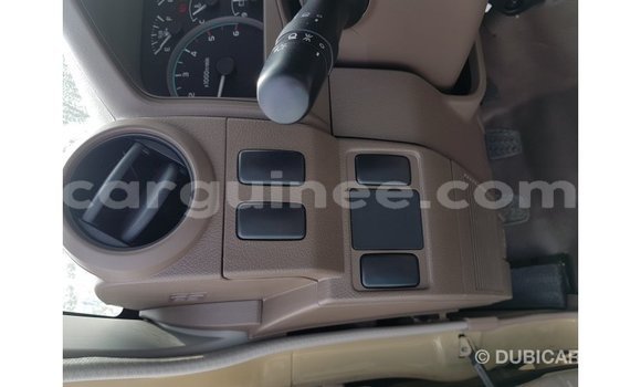 Buy Import Toyota Land Cruiser Beige Car in Import - Dubai in Conakry Buy Import Toyota Land Cruiser Beige Car in Import - Dubai in Conakry