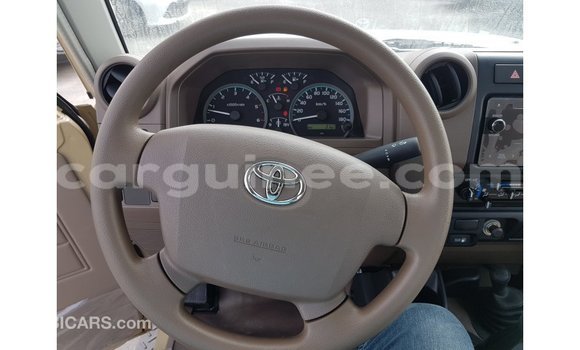 Buy Import Toyota Land Cruiser Beige Car in Import - Dubai in Conakry Buy Import Toyota Land Cruiser Beige Car in Import - Dubai in Conakry