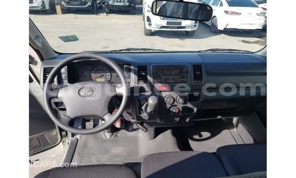 Buy Import Toyota Hiace White Car in Import - Dubai in Conakry Buy Import Toyota Hiace White Car in Import - Dubai in Conakry