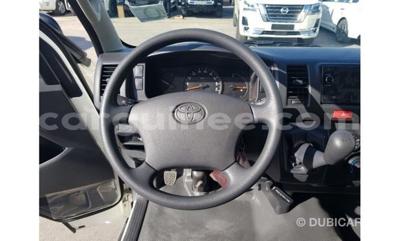 Buy Import Toyota Hiace White Car in Import - Dubai in Conakry Buy Import Toyota Hiace White Car in Import - Dubai in Conakry