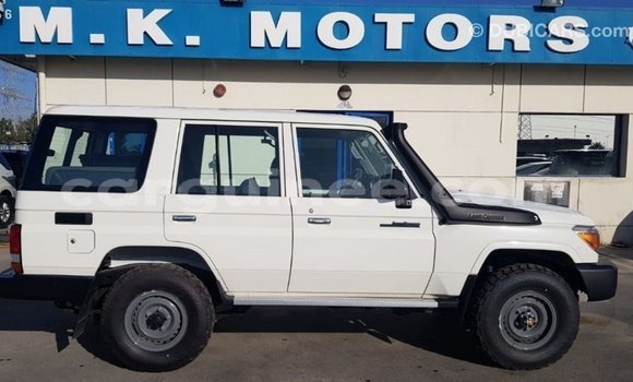 Buy Import Toyota Land Cruiser White Car in Import - Dubai in Conakry Buy Import Toyota Land Cruiser White Car in Import - Dubai in Conakry