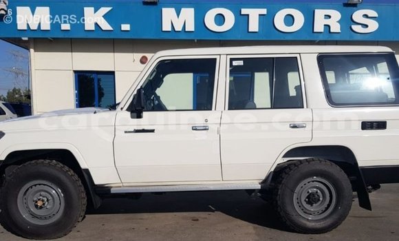 Buy Import Toyota Land Cruiser White Car in Import - Dubai in Conakry Buy Import Toyota Land Cruiser White Car in Import - Dubai in Conakry