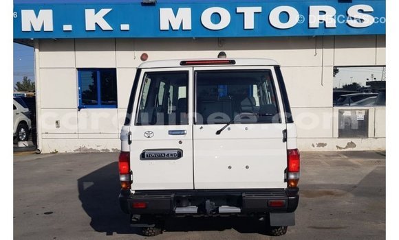 Buy Import Toyota Land Cruiser White Car in Import - Dubai in Conakry Buy Import Toyota Land Cruiser White Car in Import - Dubai in Conakry