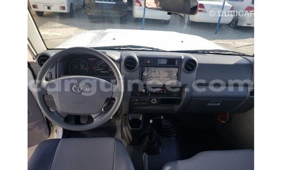Buy Import Toyota Land Cruiser White Car in Import - Dubai in Conakry Buy Import Toyota Land Cruiser White Car in Import - Dubai in Conakry