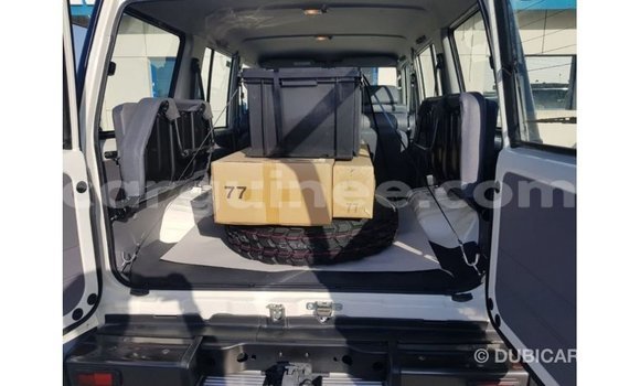 Buy Import Toyota Land Cruiser White Car in Import - Dubai in Conakry Buy Import Toyota Land Cruiser White Car in Import - Dubai in Conakry
