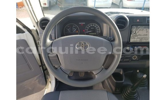 Buy Import Toyota Land Cruiser White Car in Import - Dubai in Conakry Buy Import Toyota Land Cruiser White Car in Import - Dubai in Conakry