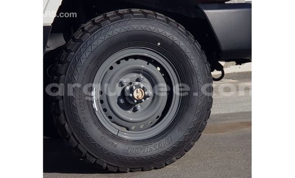 Buy Import Toyota Land Cruiser White Car in Import - Dubai in Conakry Buy Import Toyota Land Cruiser White Car in Import - Dubai in Conakry