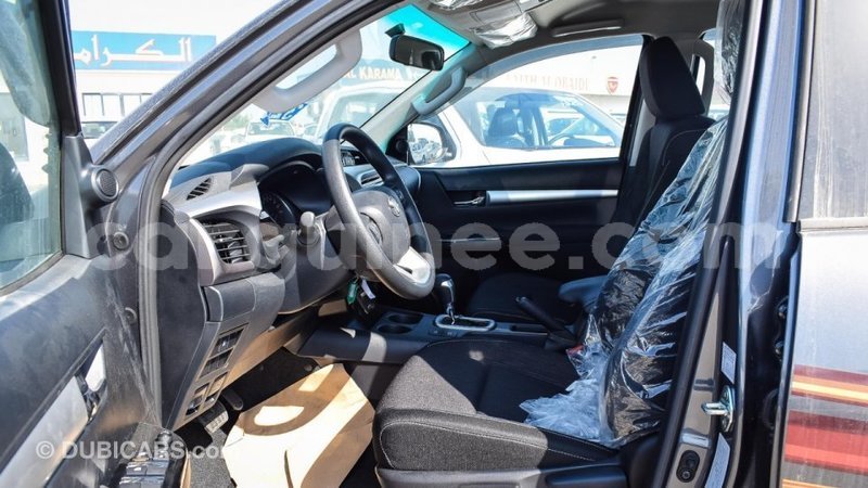 Big with watermark toyota hilux conakry import dubai 5469