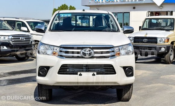 Acheter Import Voiture Toyota Hilux Blanc à Import - Dubai, Conakry Acheter Import Voiture Toyota Hilux Blanc à Import - Dubai, Conakry
